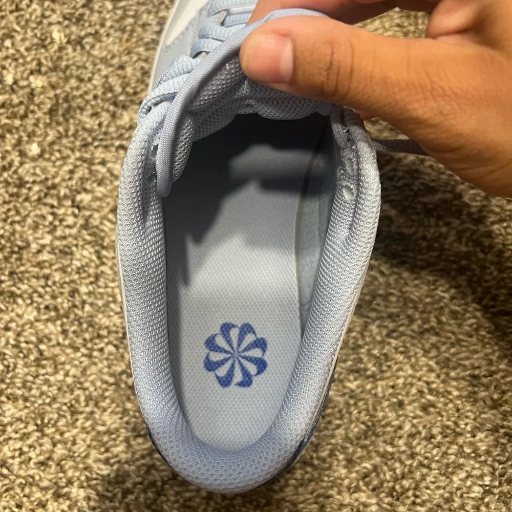 Nike Dunks - Picture 3 of 4